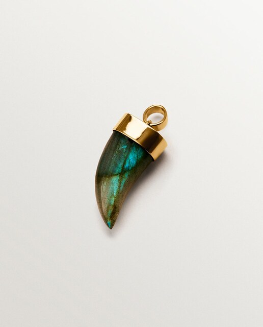 Imagem 0 de Charm de Prata 925 Banhada em Ouro de 18k com Labradorite em Forma de Presa