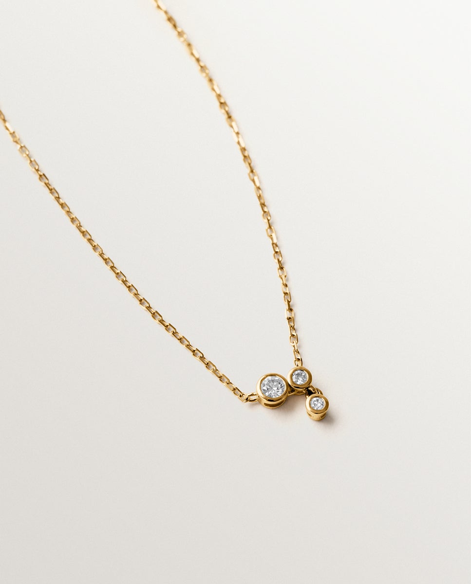 Corrente com Pendente de Ouro Amarelo de 9k com Três Diamantes Ouro-2
