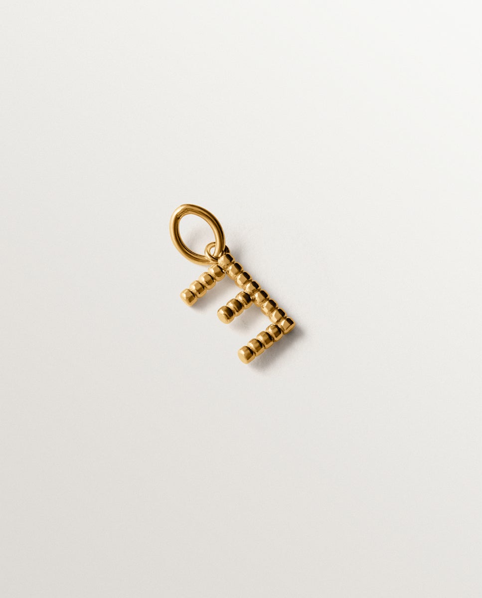Charm de Prata 925 Banhada em Ouro Amarelo de 18k com Letra e e Motivos de Esferas Ouro-3