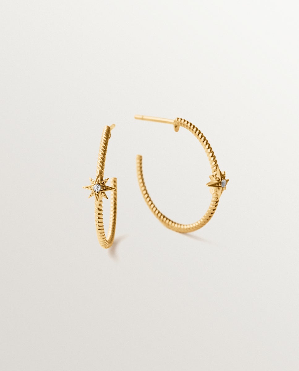 Brincos de Aro com Textura Gallonada de Prata 925 Banhada em Ouro de 18k com Topázios Brancos e Estrelas Ouro-3