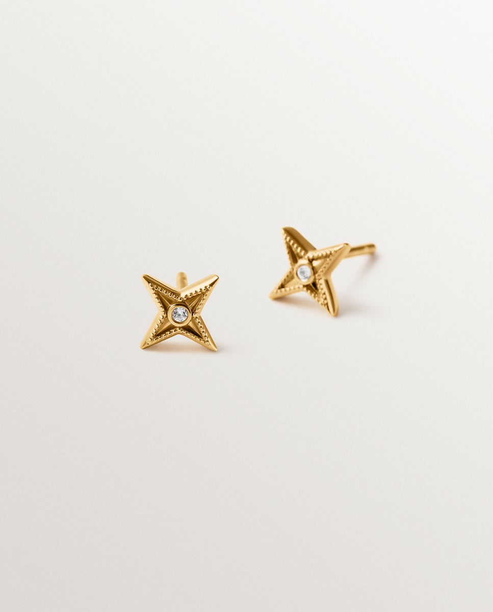 Brincos de Prata 925 Banhada a Ouro Amarelo de 18k em Forma de Estrela com Topázios Brancos Ouro-2