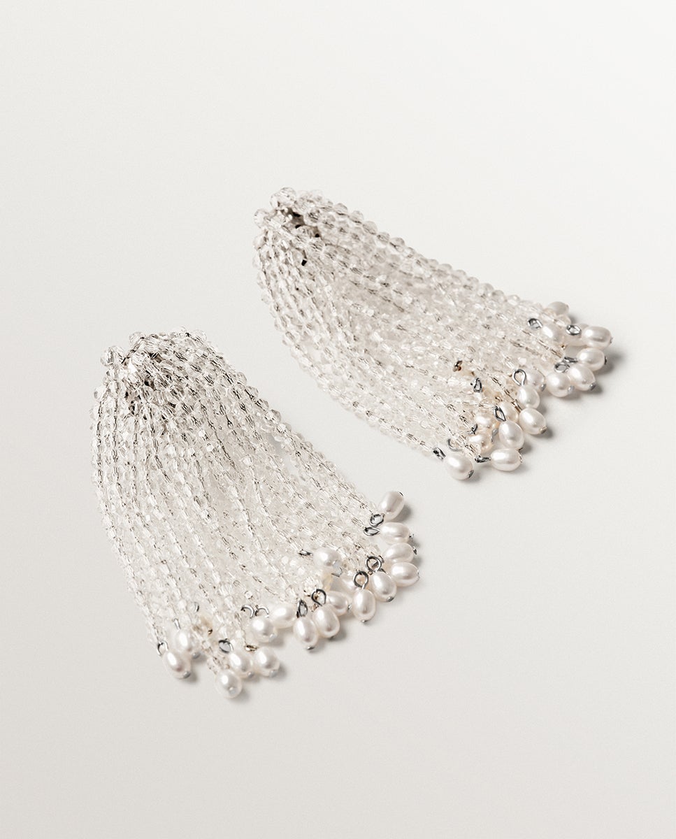 Brincos Compridos em Cascata com Pérolas Barrocas e Cristais Branco-3