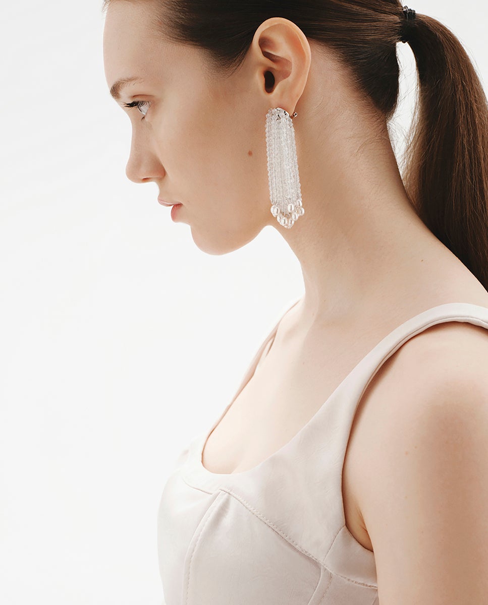 Brincos Compridos em Cascata com Pérolas Barrocas e Cristais Branco-4