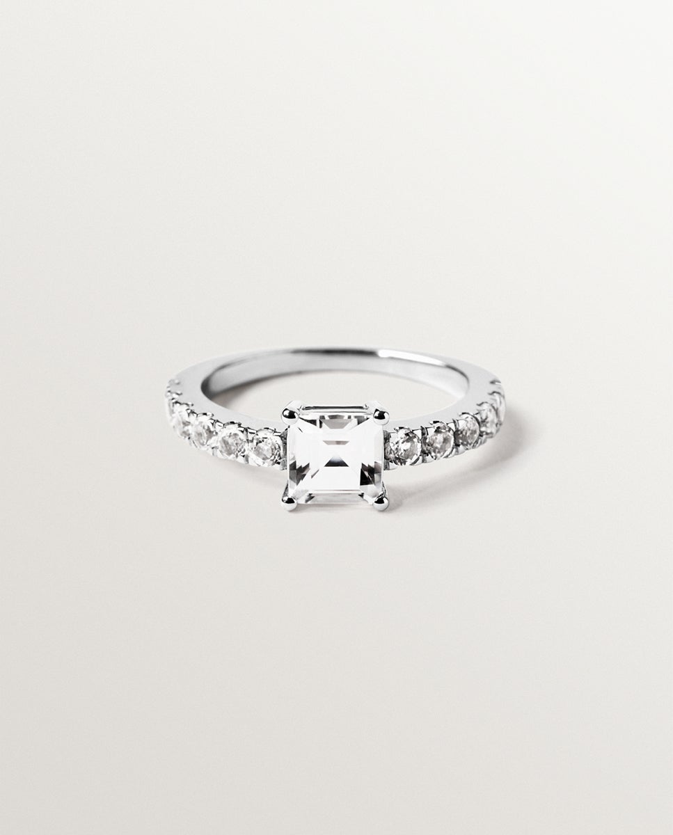 Imagem 0 de Anel Solitário de Prata 925 com Quartzo e Topázios Brancos