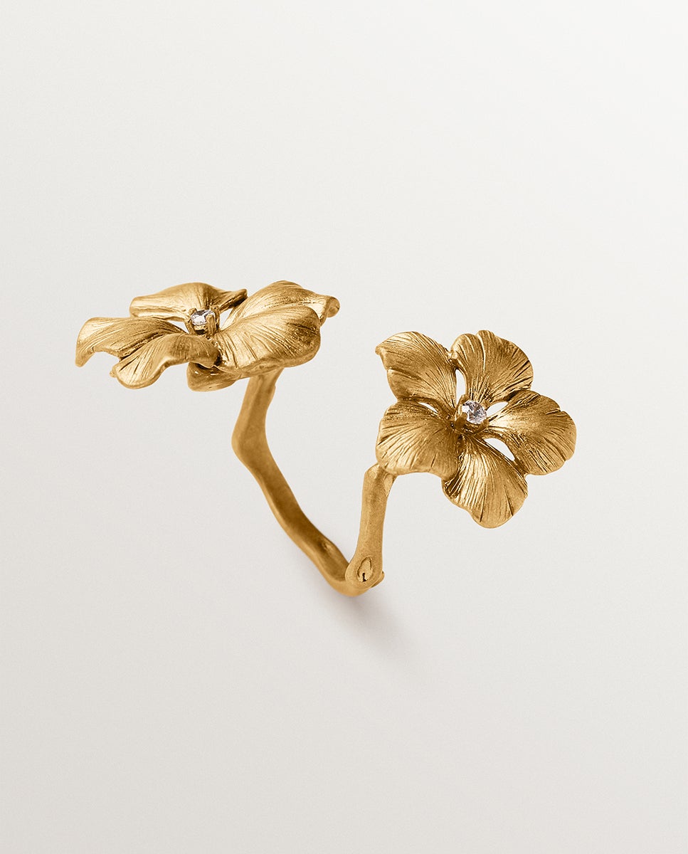 Anel Aberto Banhado em Ouro Amarelo com Cristais e Motivo de Flor Branco-3