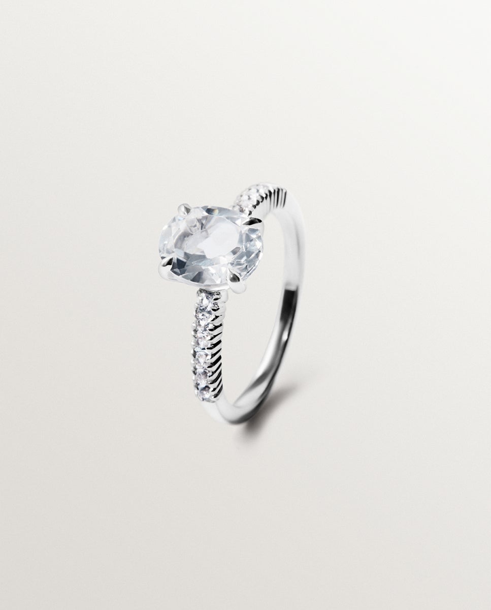 Imagem 0 de Anel Solitário de Prata 925 com Quartzo e Topázios Brancos