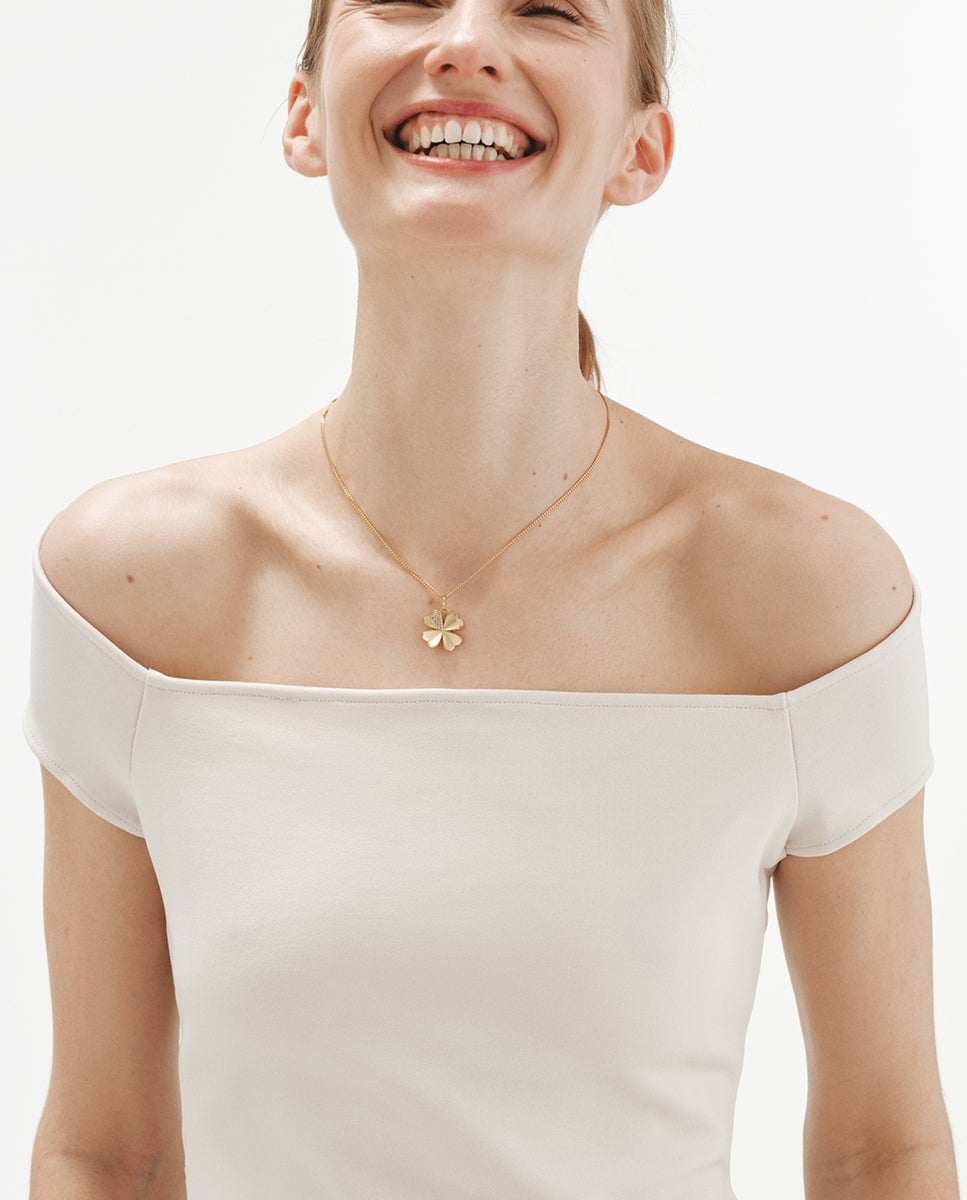 Charm de Prata 925 Banhada em Ouro Amarelo de 18k com Topázios Brancos e Forma de Trevo Transparente-4