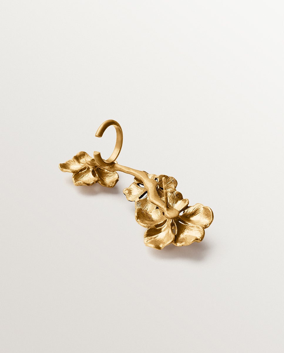 Brincos Trepadores Banhados a Ouro Amarelo com Cristais e Motivos de Flor Preto-3