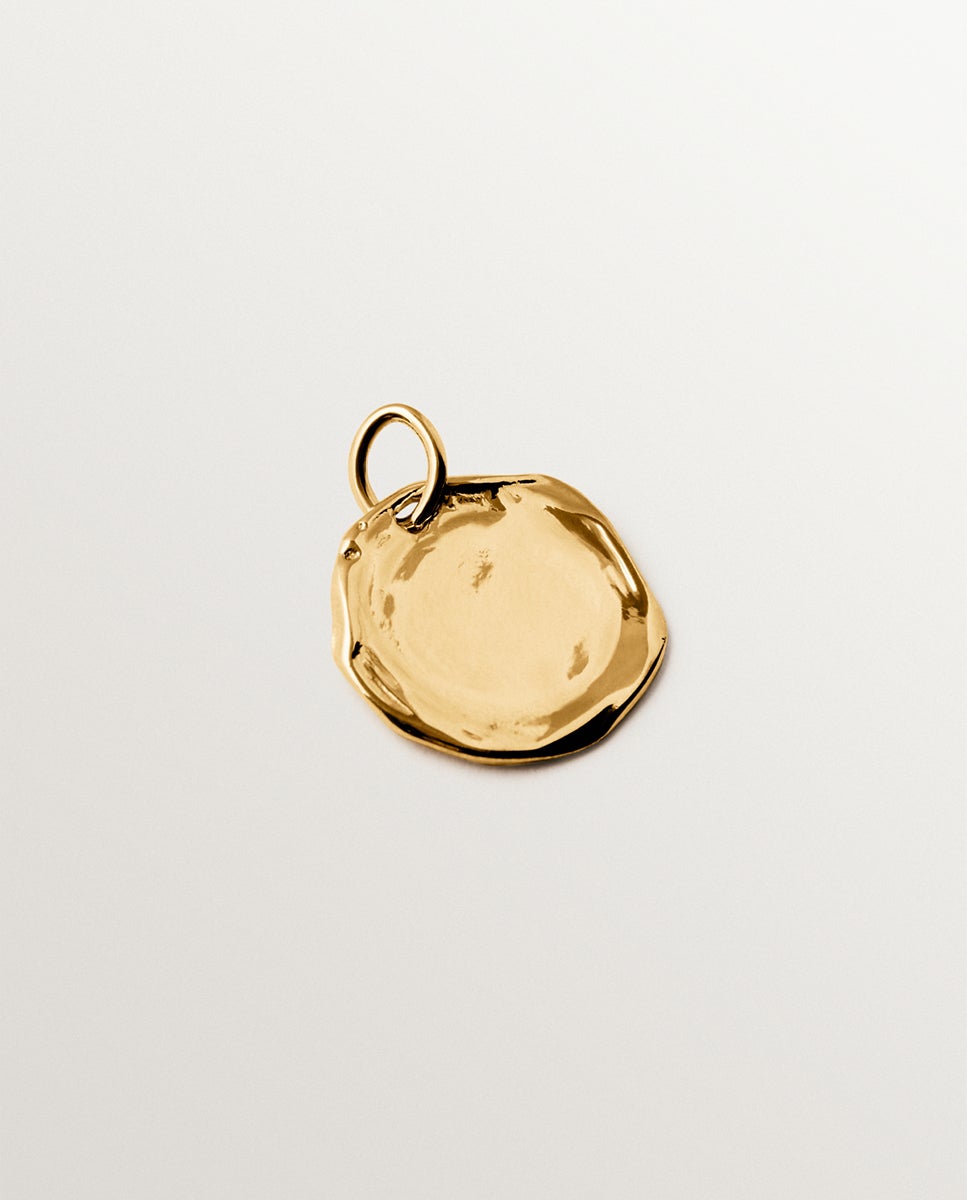 Imagem 0 de Charm Pequeno de Prata 925 Banhada em Ouro Amarelo de 18k