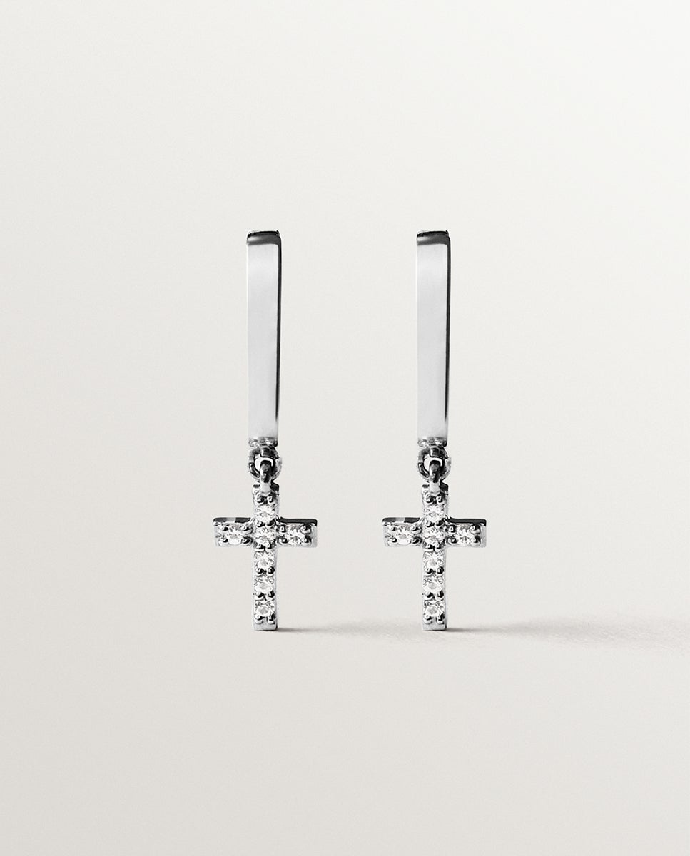 Imagem 0 de Brincos de Aro de Prata 925 com Topázios Brancos e Forma de Cruz