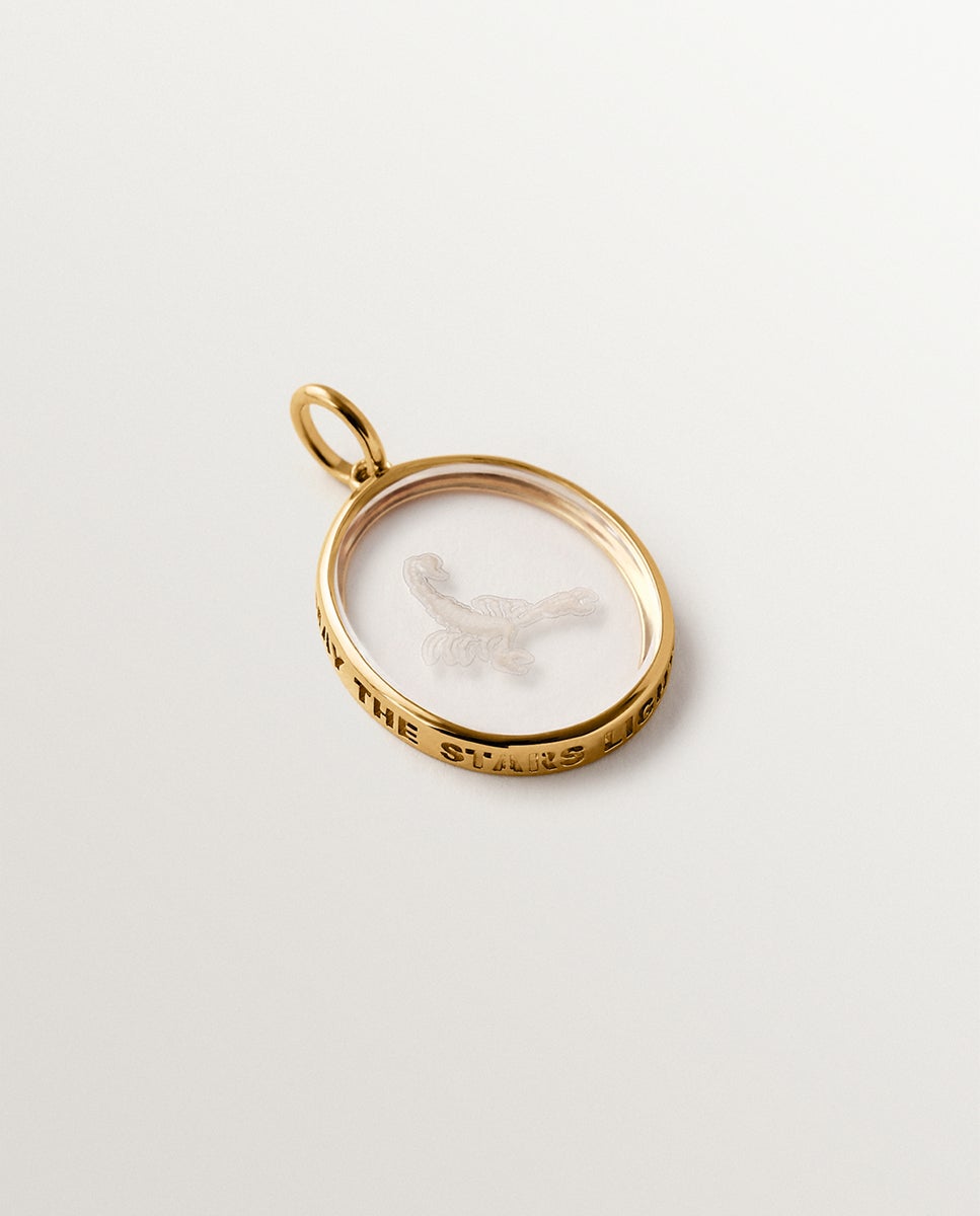 Imagem 0 de Charm Escorpião de Prata 925 Banhada em Ouro Amarelo de 18k e Cristal de Rocha