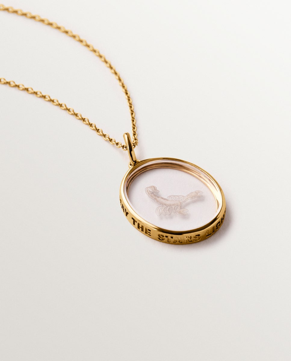 Charm Escorpião de Prata 925 Banhada em Ouro Amarelo de 18k e Cristal de Rocha Transparente-3