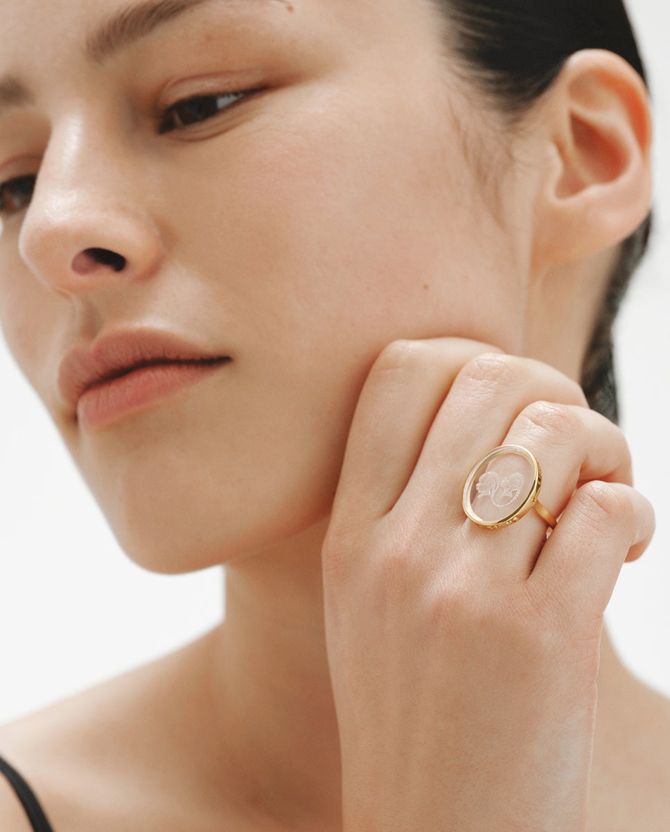 Anel Tipo Selo Géminis de Prata 925 Banhada em Ouro Amarelo de 18k e Cristal de Rocha Transparente-4