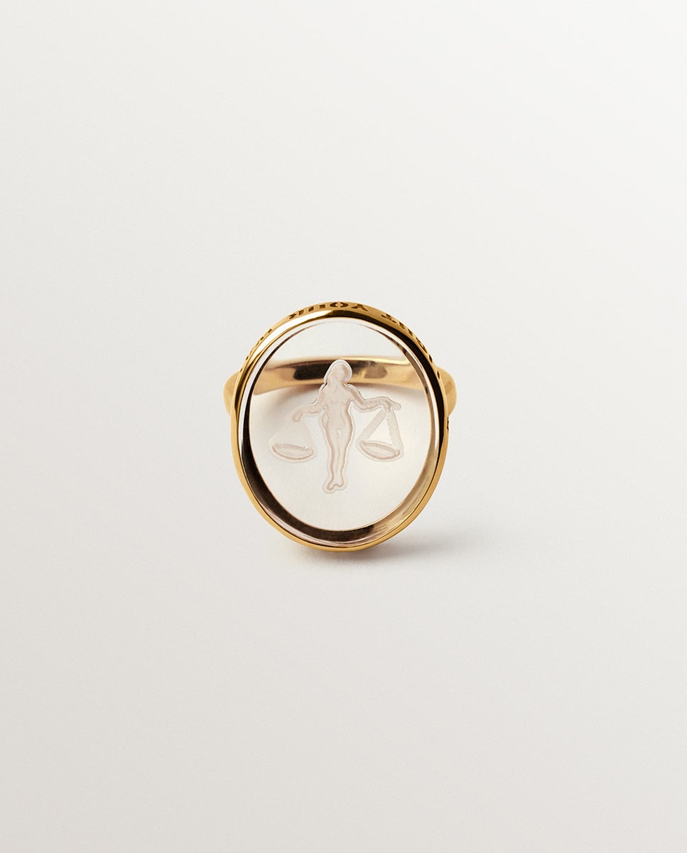 Anel Tipo Selo Libra de Prata 925 com Banho em Ouro Amarelo de 18k e Cristal de Rocha Transparente-3