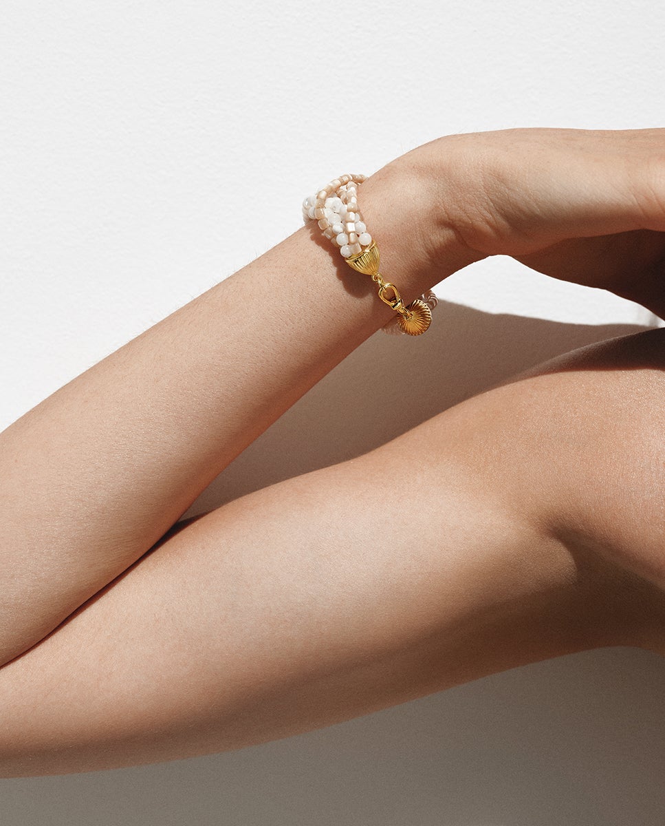 Pulseira Banhada a Ouro Amarelo com Bolinhas de Madrepérola Dourado-2