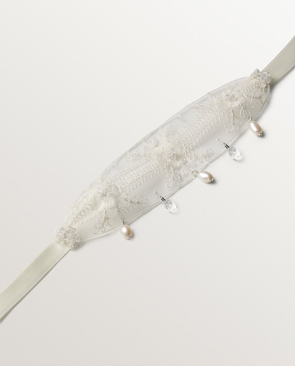 Imagem 0 de Pulseira de Renda com Pérolas e Cristais