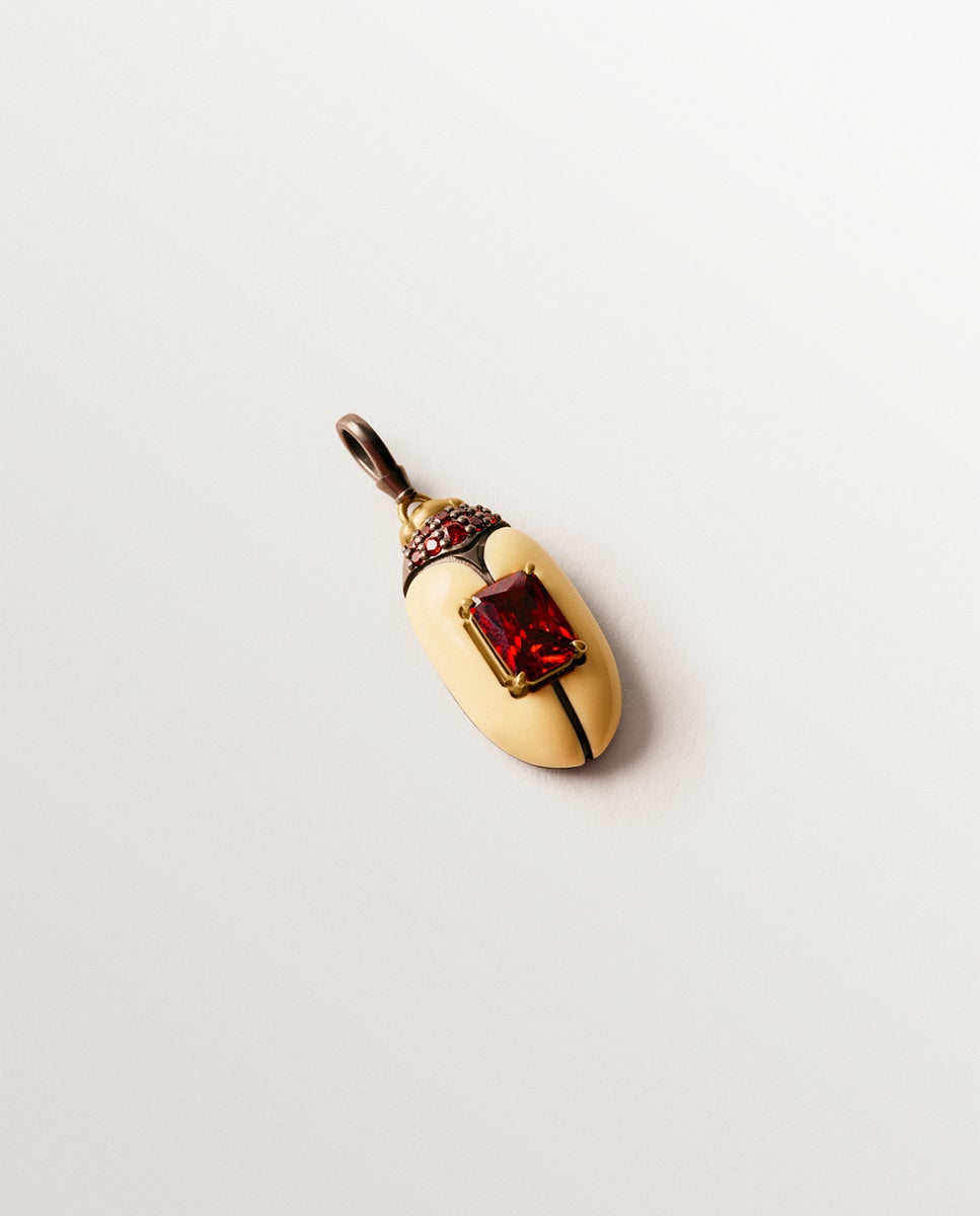 Imagem 0 de Charm com Cristais e Forma de Escaravelho