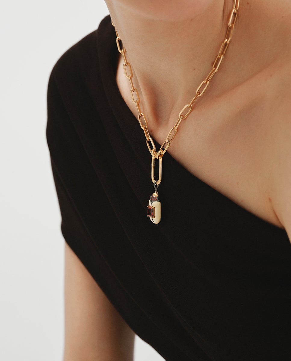 Charm com Cristais e Forma de Escaravelho Vermelho-2