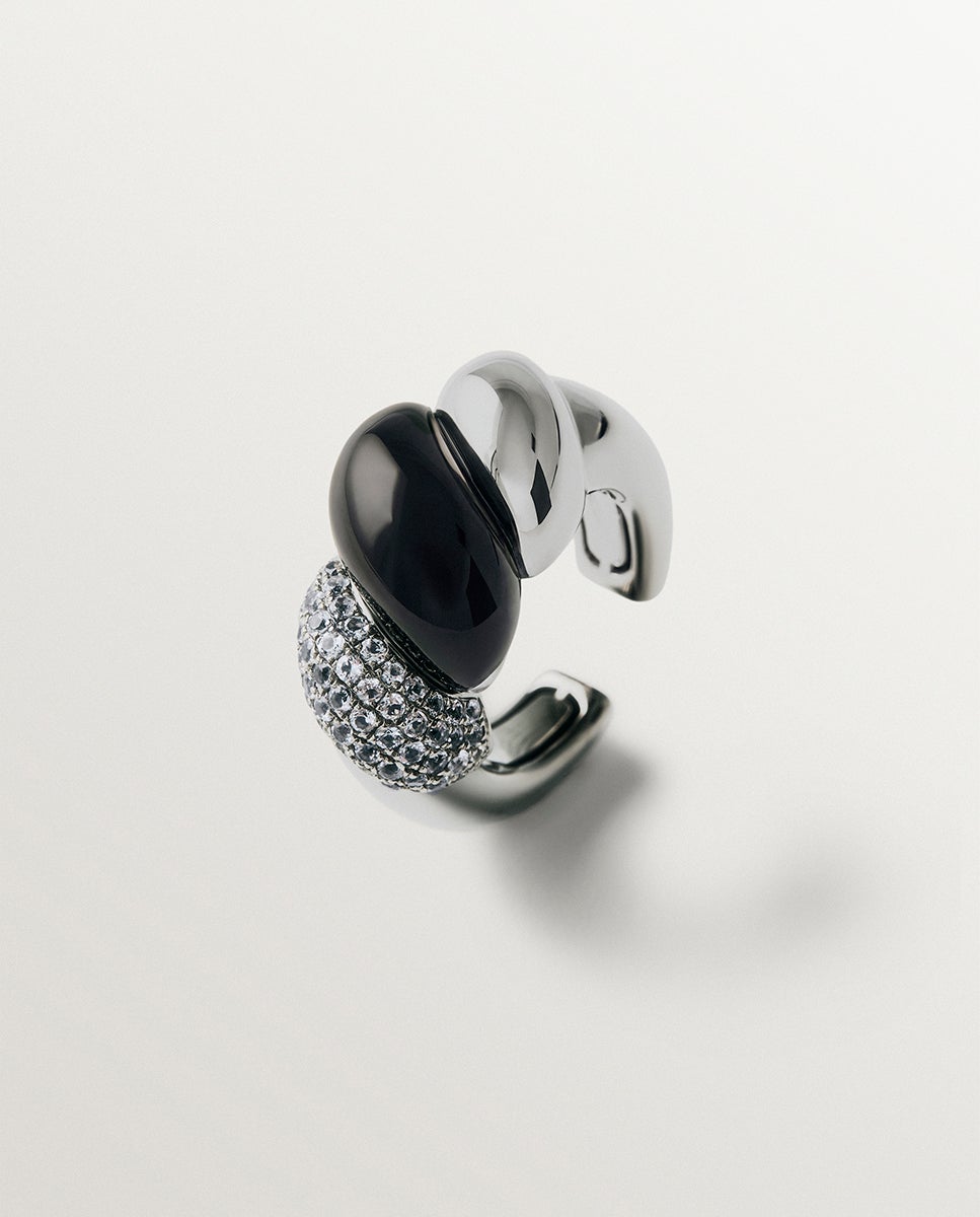 Imagem 0 de Brinco Earcuff Individual de Prata 925 com Acabamento Gun Metal, Topázios Brancos e Ônix Preto