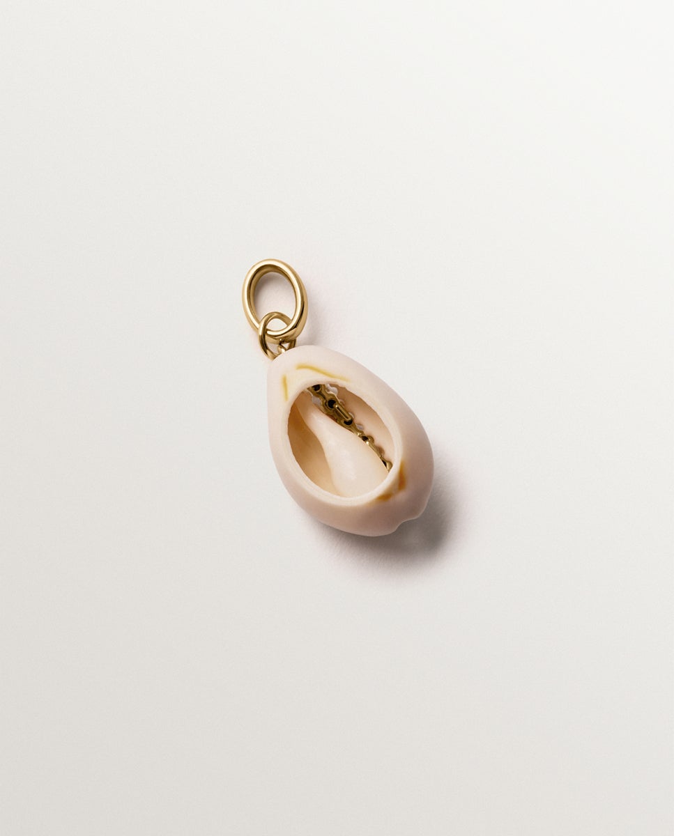 Charm de Prata 925 Banhada em Ouro Amarelo de 18k com Concha Branca e Cristais Transparente-3