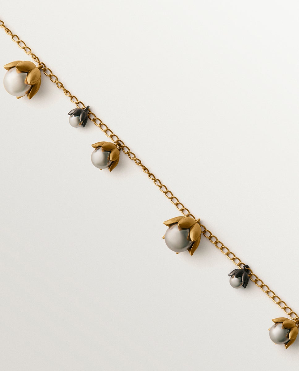 Pendente Bicolor Banhado a Ouro Amarelo e Acabamento Gunmetal com Pérolas Cinzentas e Motivos Florais Branco-3