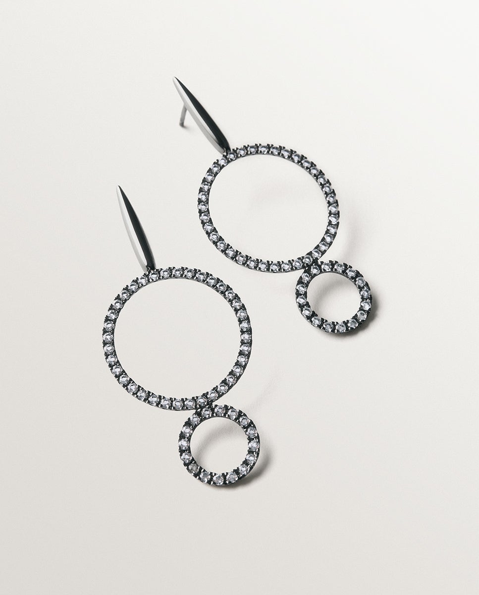 Brincos Compridos de Prata 925 com Acabamento Gunmetal e Topázios Brancos Prata-5