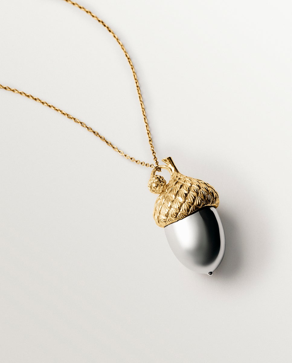 Charm Bicolor Banhado a Ouro Amarelo 18k e com Forma de Bolota Dourado-5