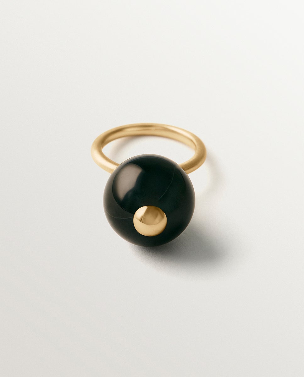 Anel Banhado a Ouro de 18k com Efeito Escovado e Ágata Preta Dourado-2
