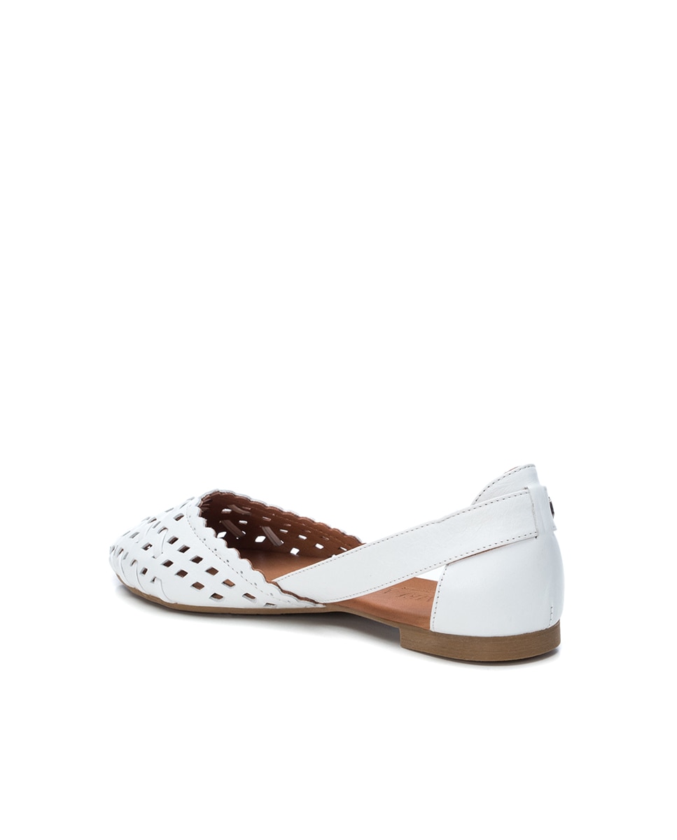 Sabrinas de Pele com Fecho de Fivela e Design Perfurado Branco-4