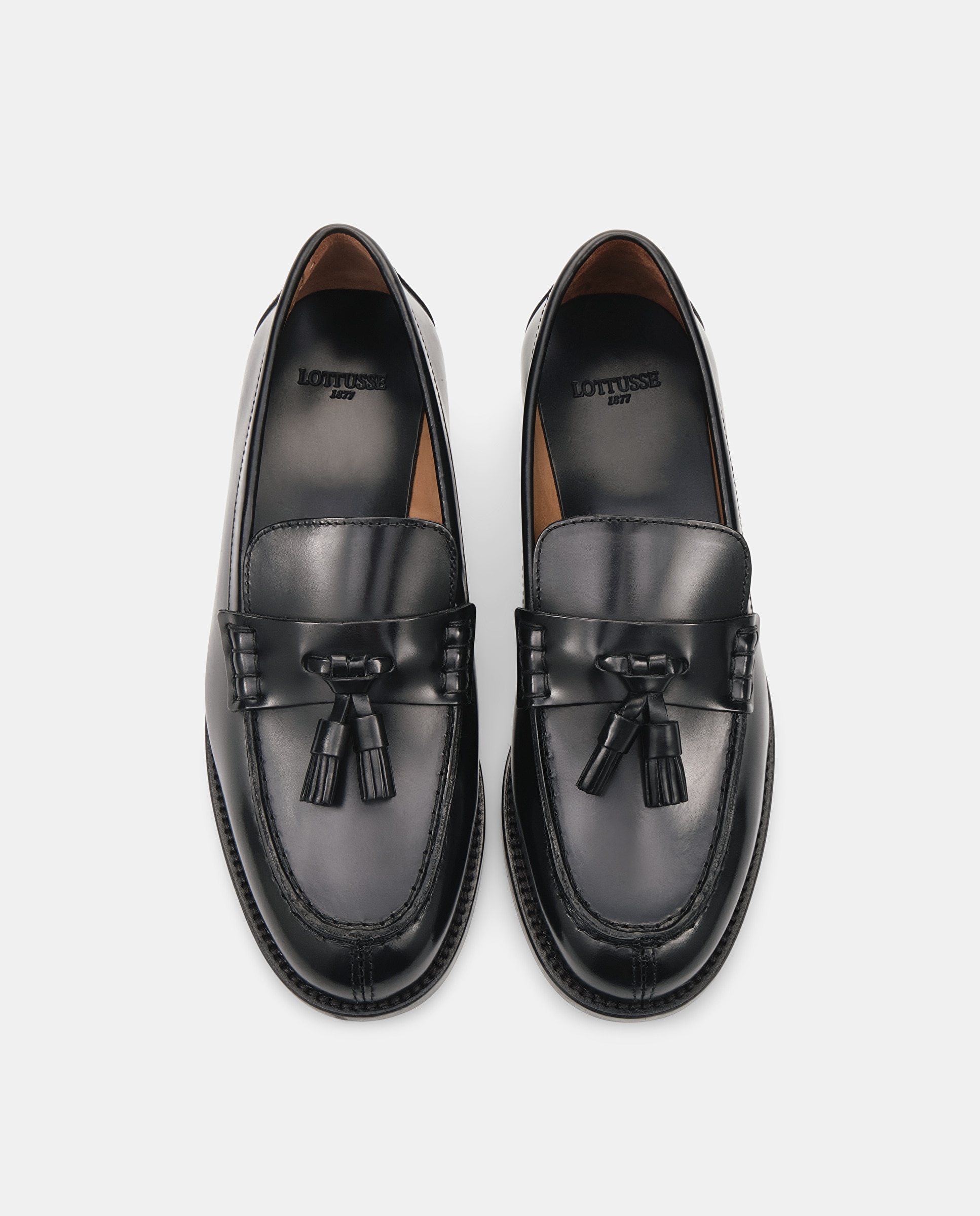 Mocassins com Pompom Chris de Pele Preto-6