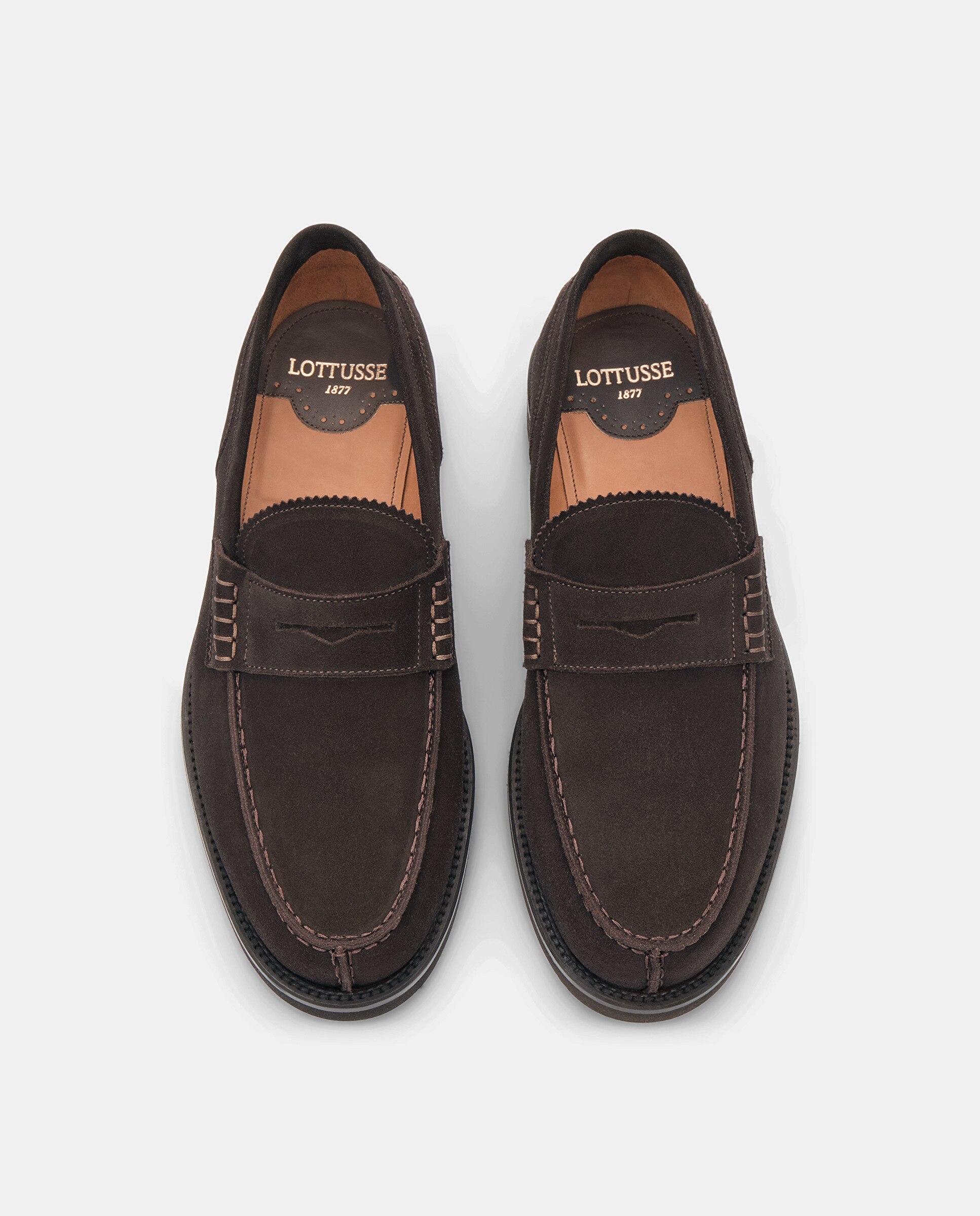 Mocassins de Camurça com Detalhe de Travessão e Sola de Borracha - Castanho Castanho-6