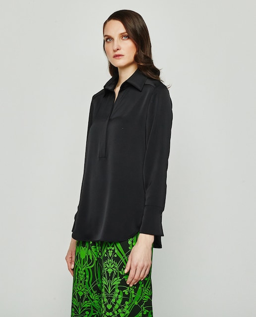 Imagem 0 de Blusa Fluída com Botões Ocultos