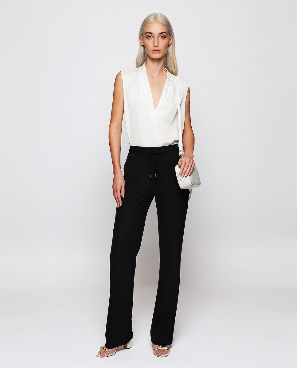 Calças Jogger Stretch em Tecido Técnico Preto-3