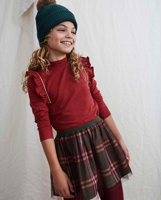 T-shirt para menina em castanho com folhos laterais e fita dourada
