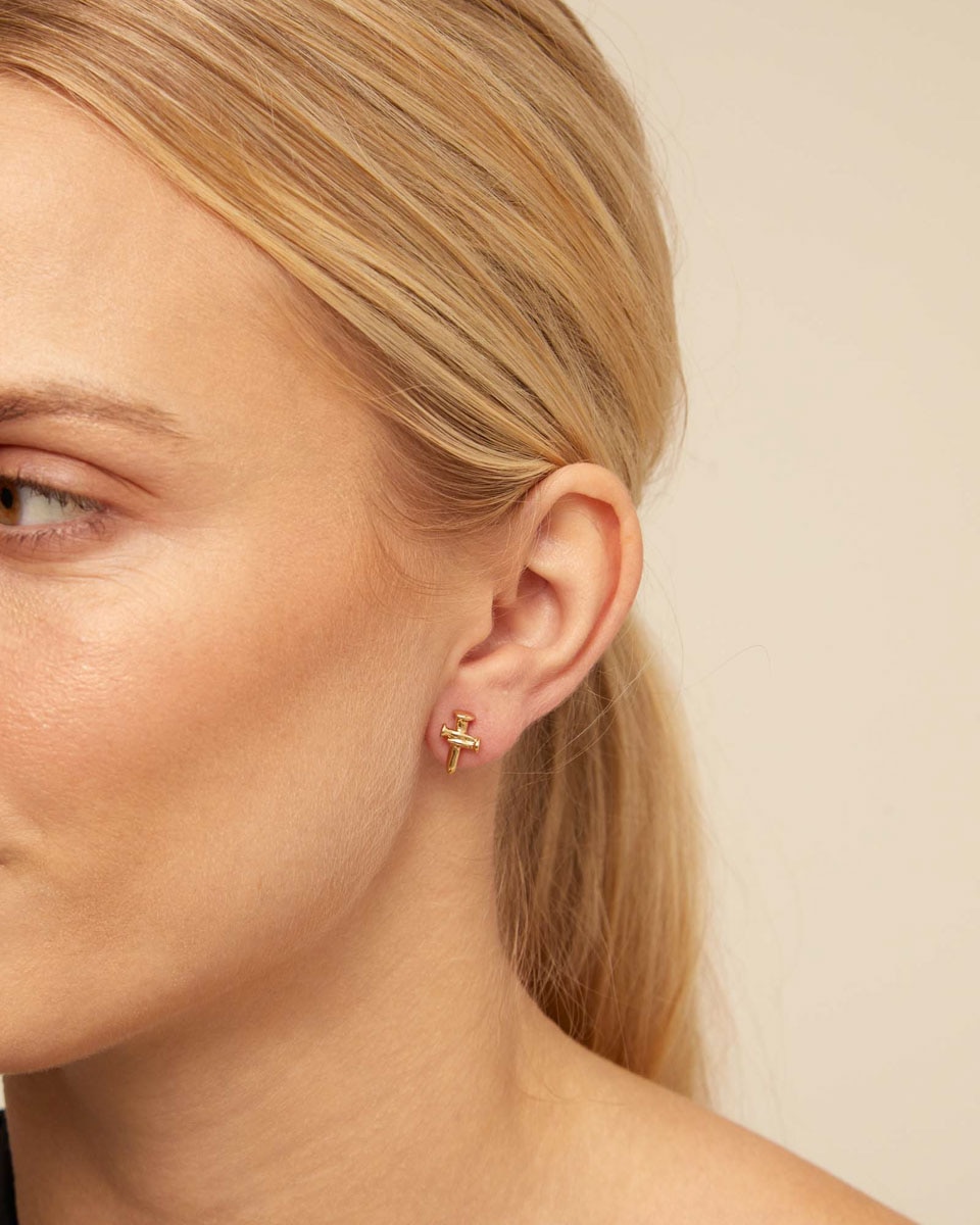 Piercing Banhado a Ouro 18k de Cruz Ouro-4