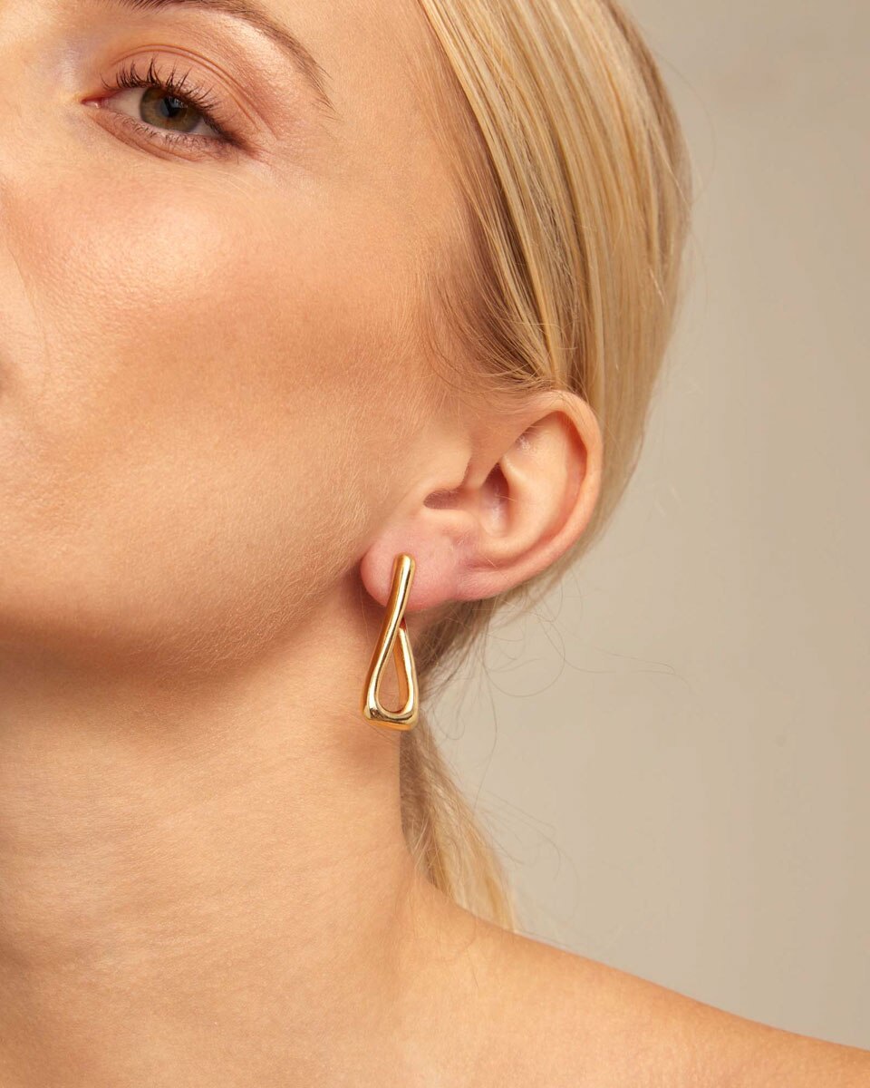 Brincos Banhados a Ouro de 18k com Forma de Elo Ouro-4