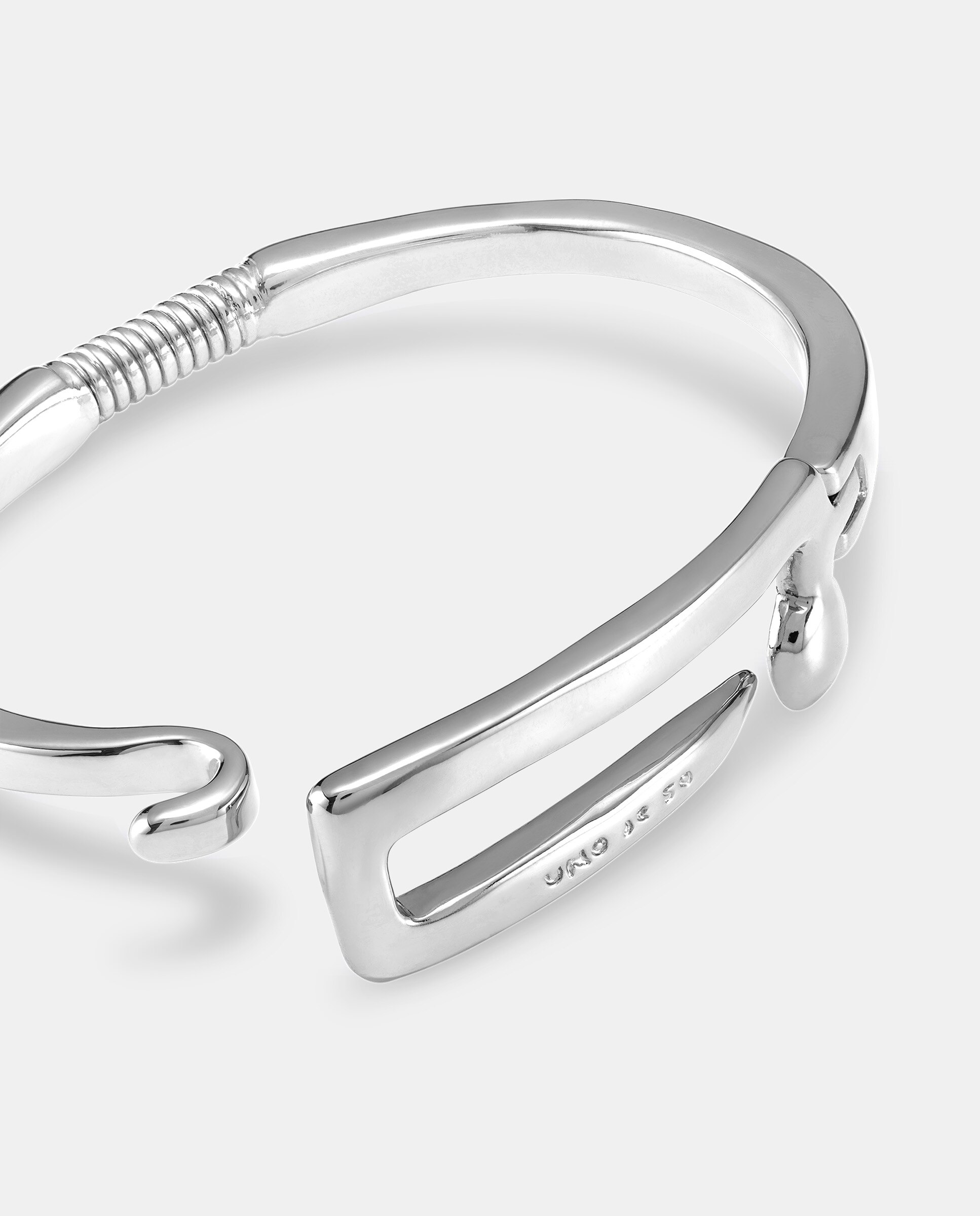 Pulseira Banhada em Prata de Lei de Fundição com Mola Visível e Fivela Central com Forma de Prego Prata-3