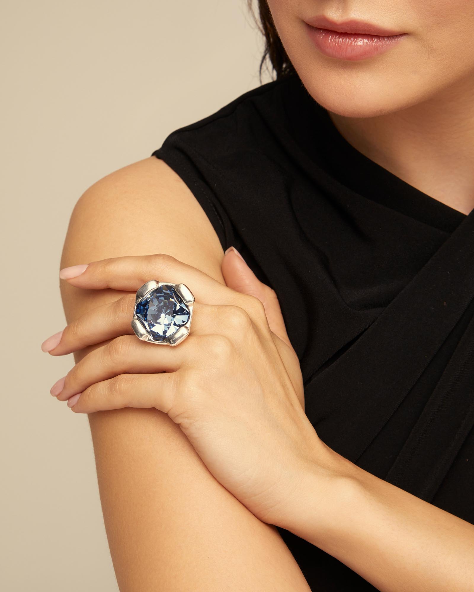 Anel Banhado em Prata de Lei com Cristal Azul Prata-4