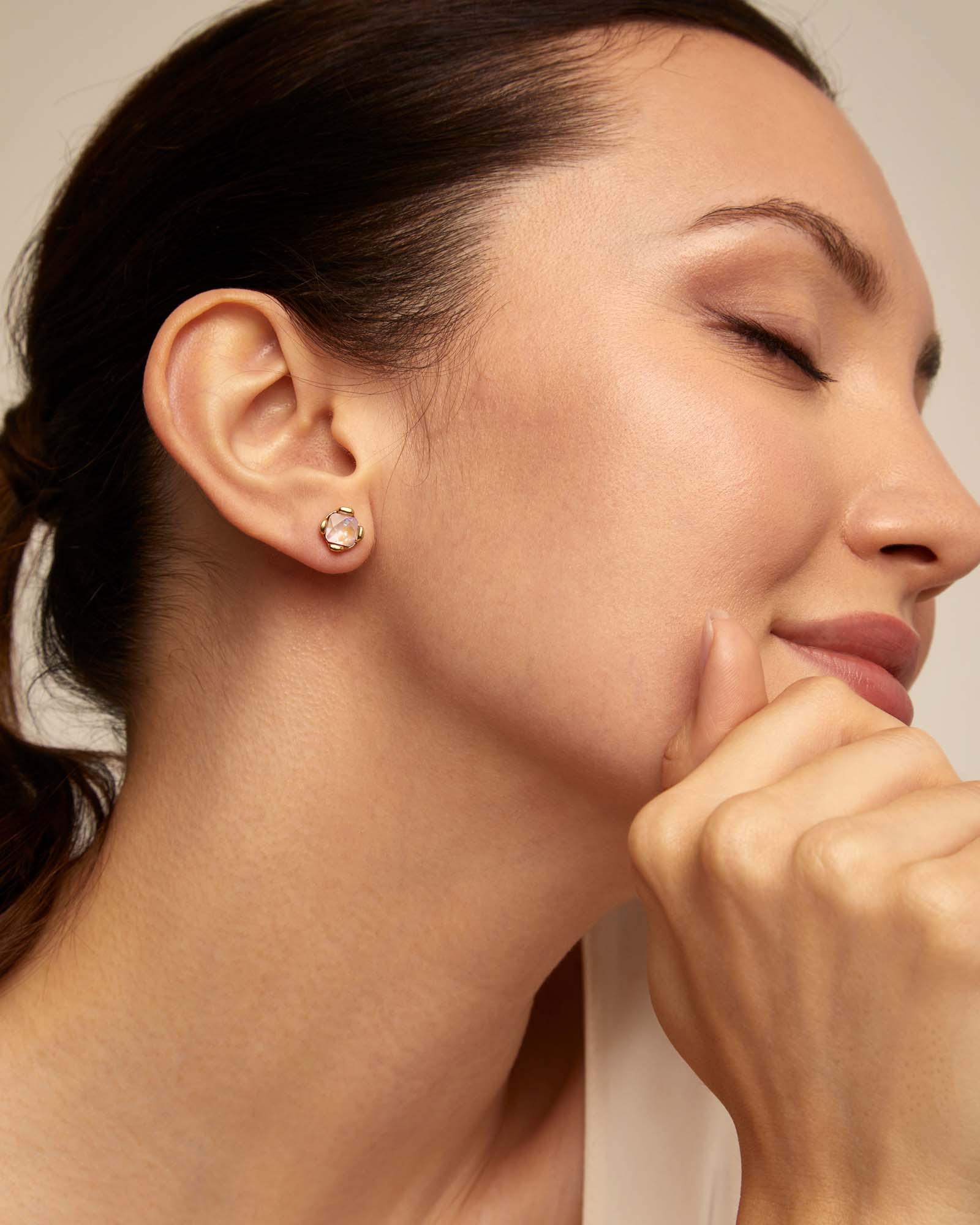 Brincos Banhados a Ouro 18k com Cristal Facetado Pequeno em Rosa Ouro-4