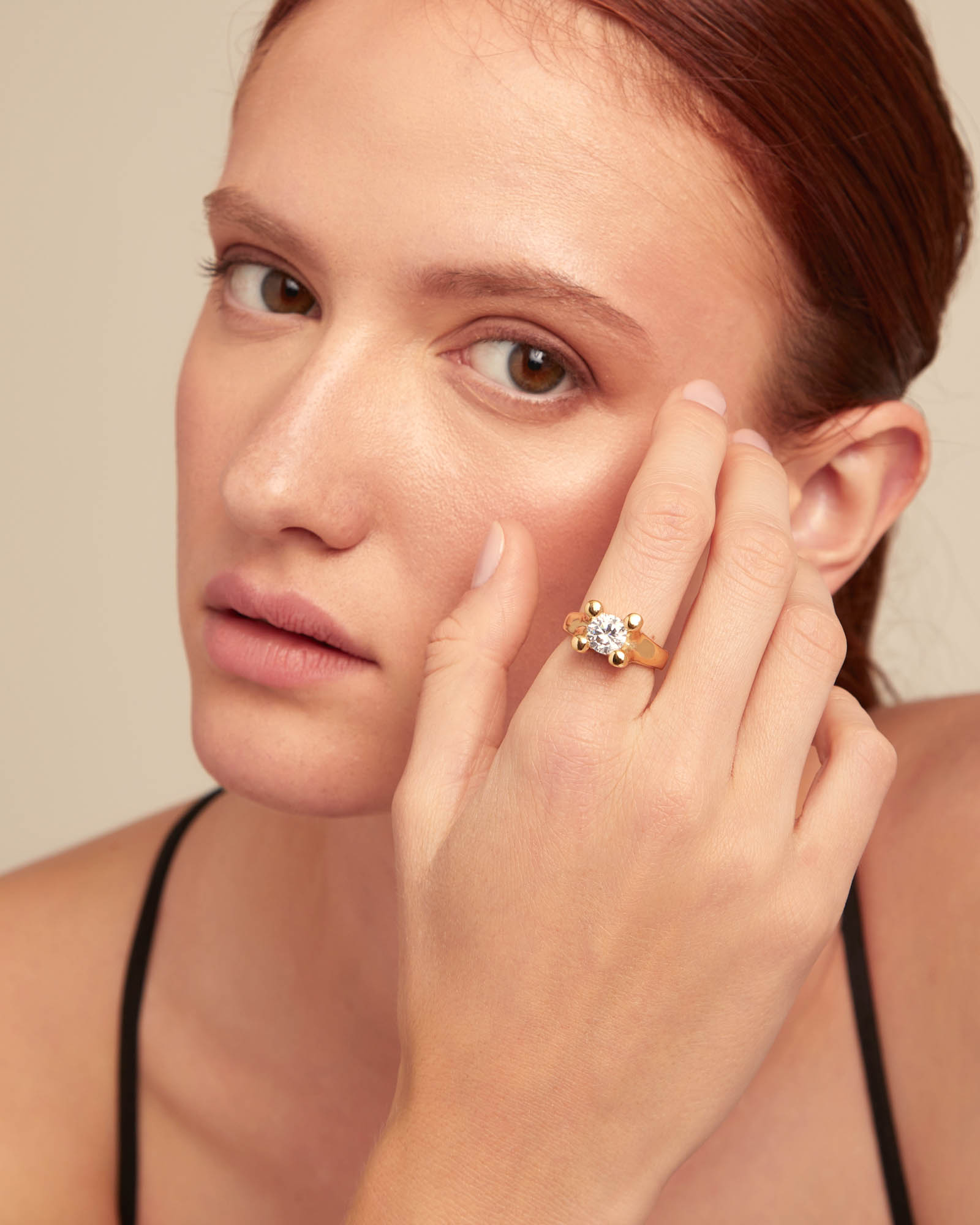 Anel Banhado a Ouro 18k com Zirconita Branca Ouro-4