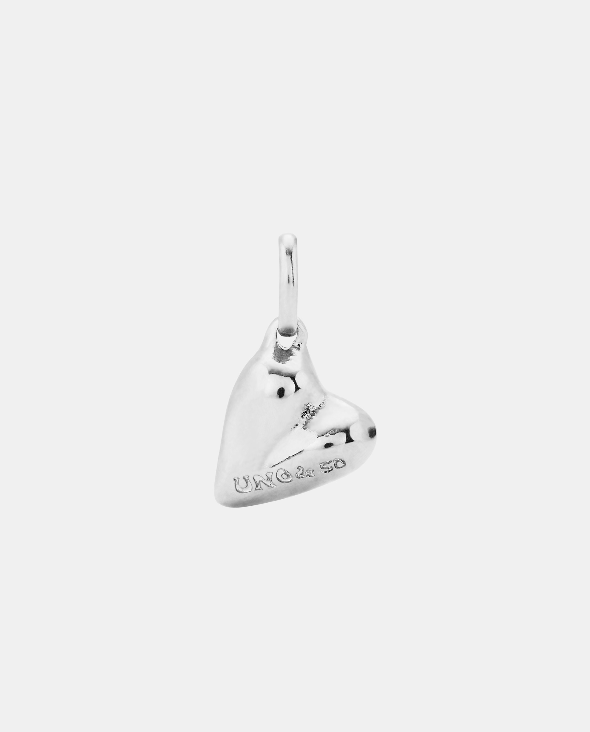 Charm Banhado em Prata de Lei com Forma de Coração Prata-1