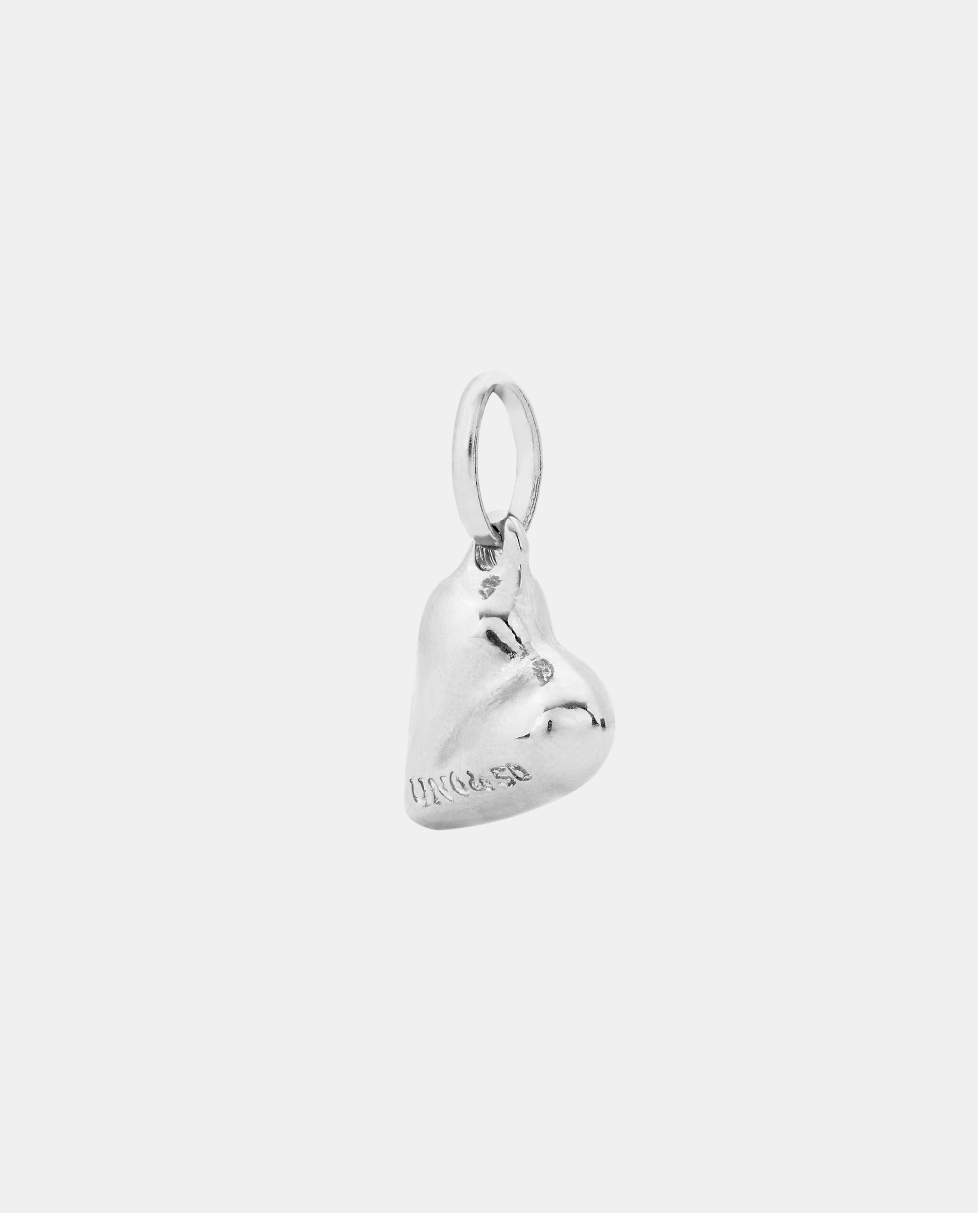 Charm Banhado em Prata de Lei com Forma de Coração Prata-2