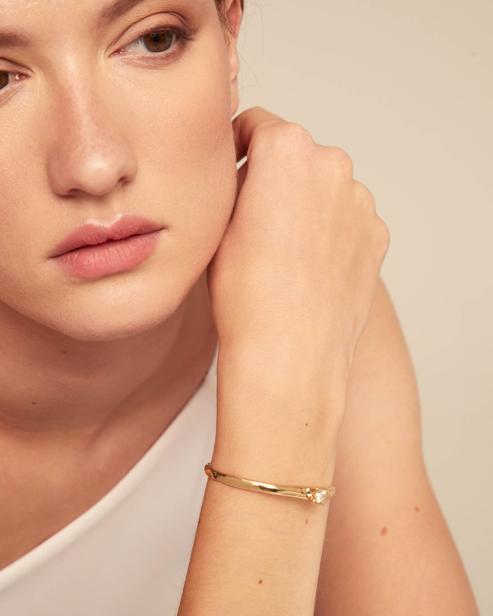 Pulseira Rígida Banhada a Ouro 18k com Zirconita Branca Ouro-5
