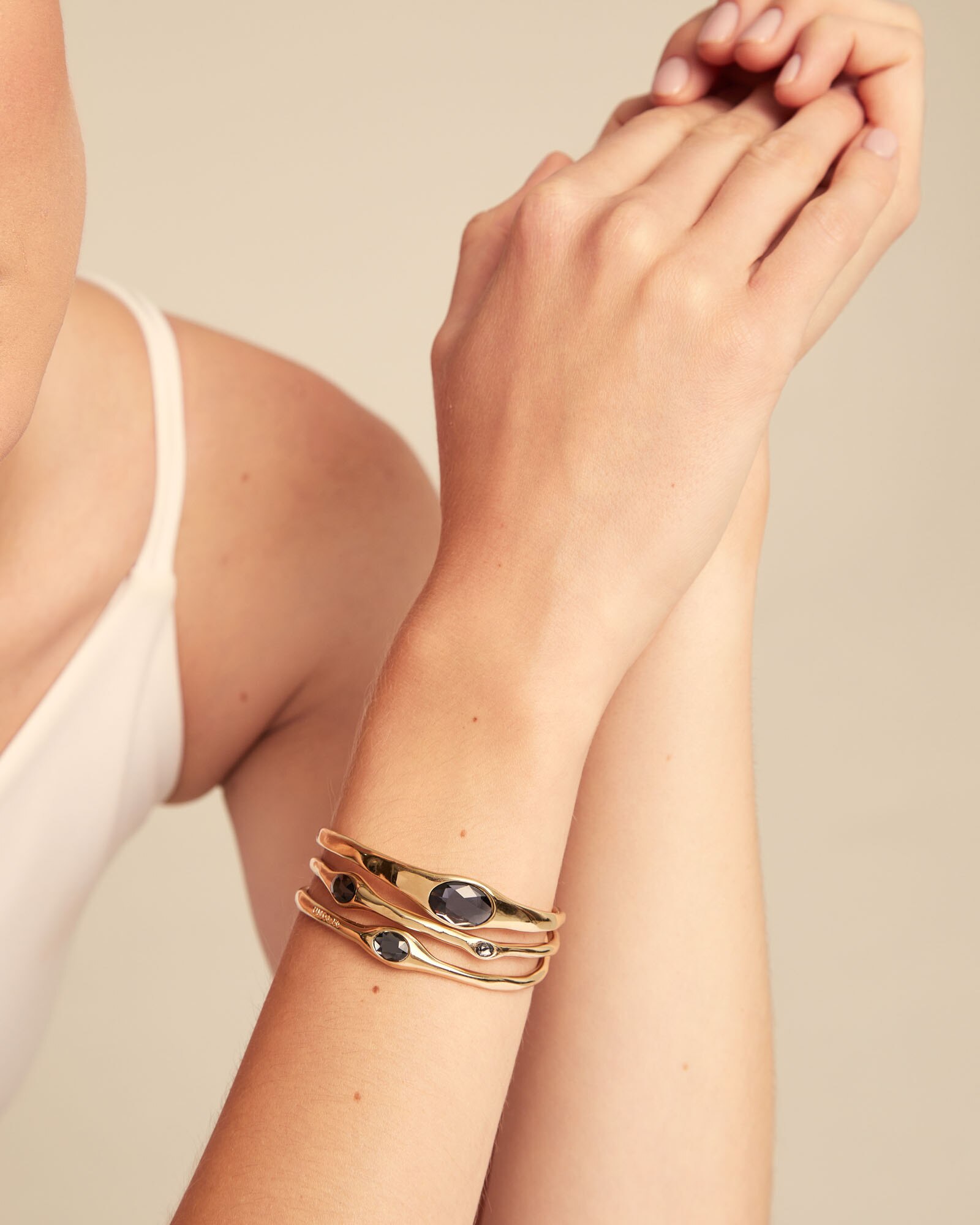Pulseira Rígida Banhada a Ouro 18k com Cristais Ouro-5