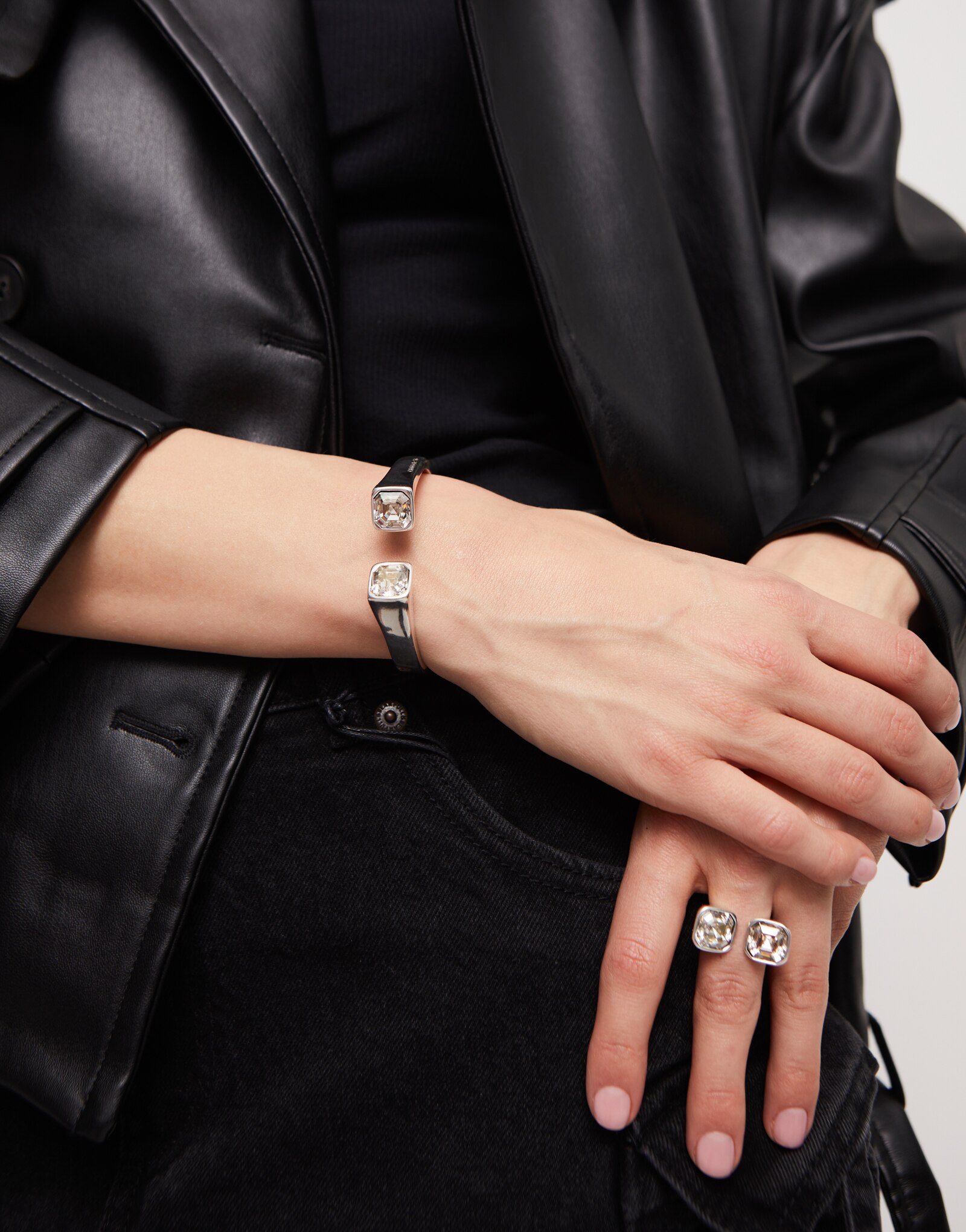 Pulseira com Mola Interior Banhada em Prata de Lei Prata-5