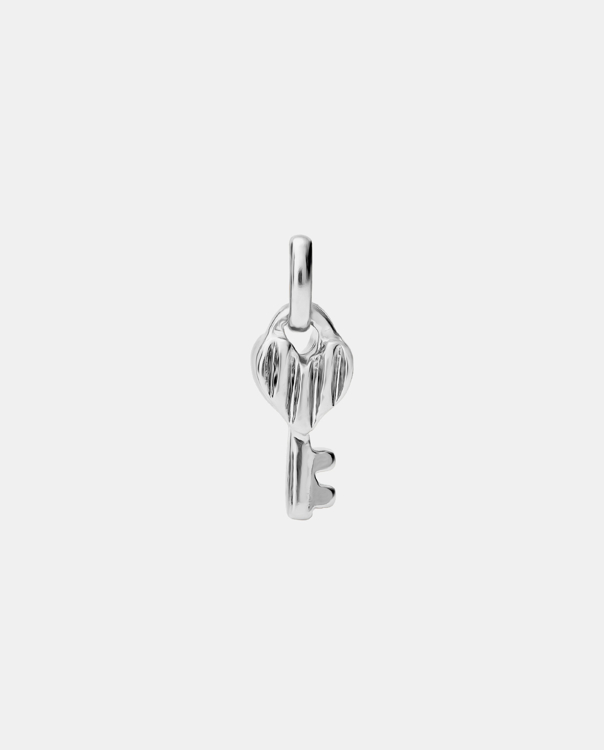 Charm Banhado em Prata de Lei com Forma de Chave Prata-1