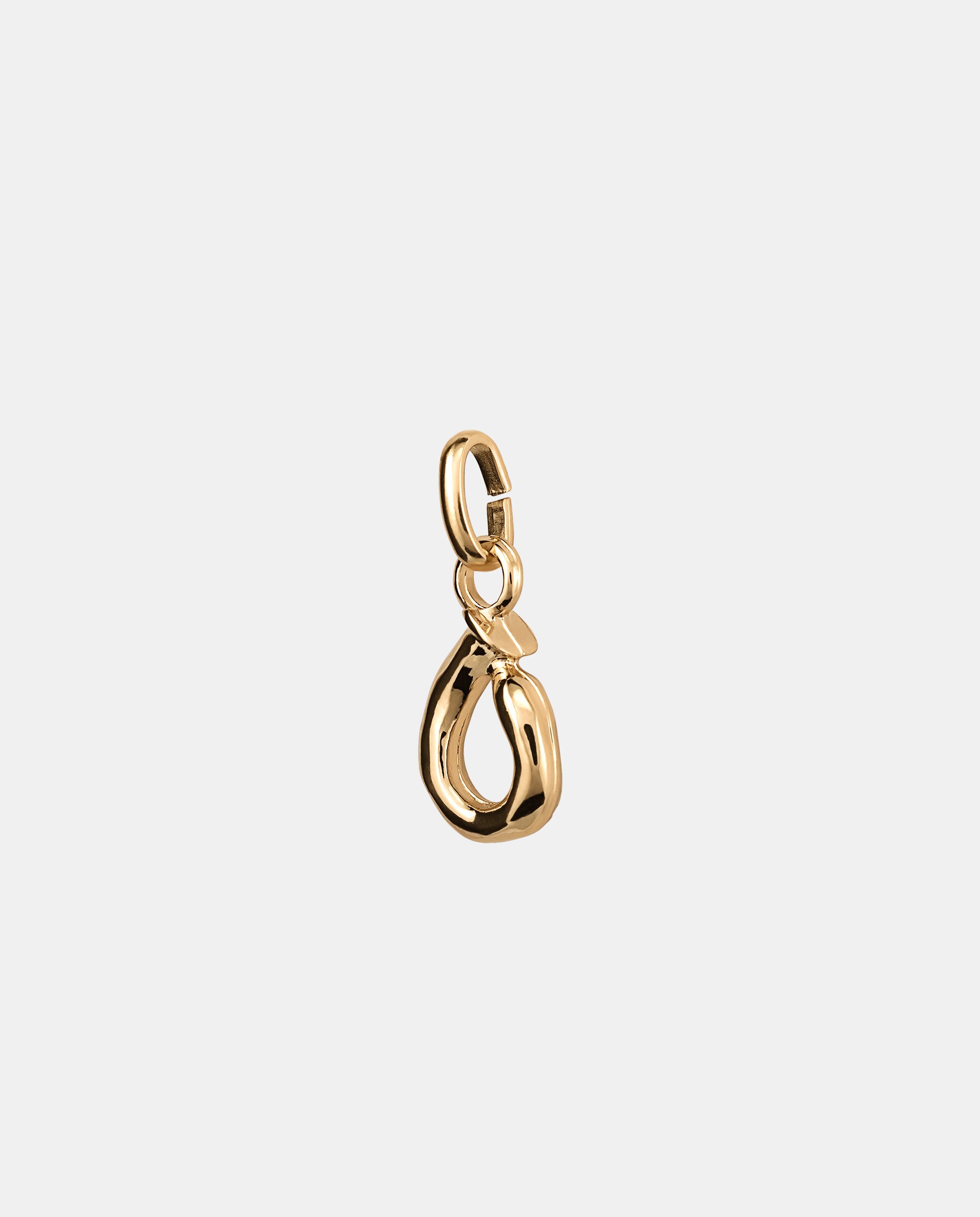 Charm Letra o Pequena Banhado em Ouro 18k Ouro-1