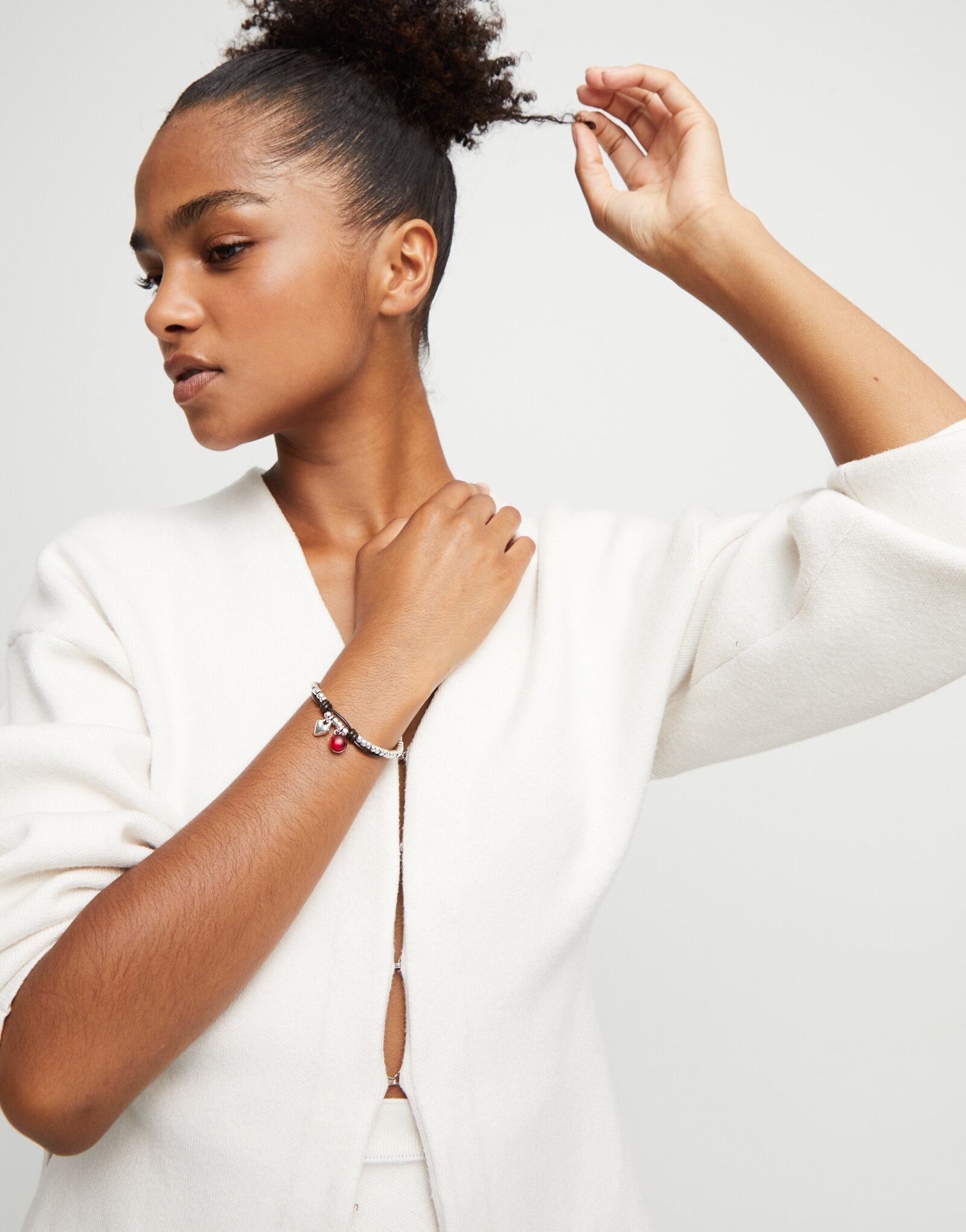 Pulseira de Bolas Banhada em Prata de Lei com Couro e Cristal Prata-5