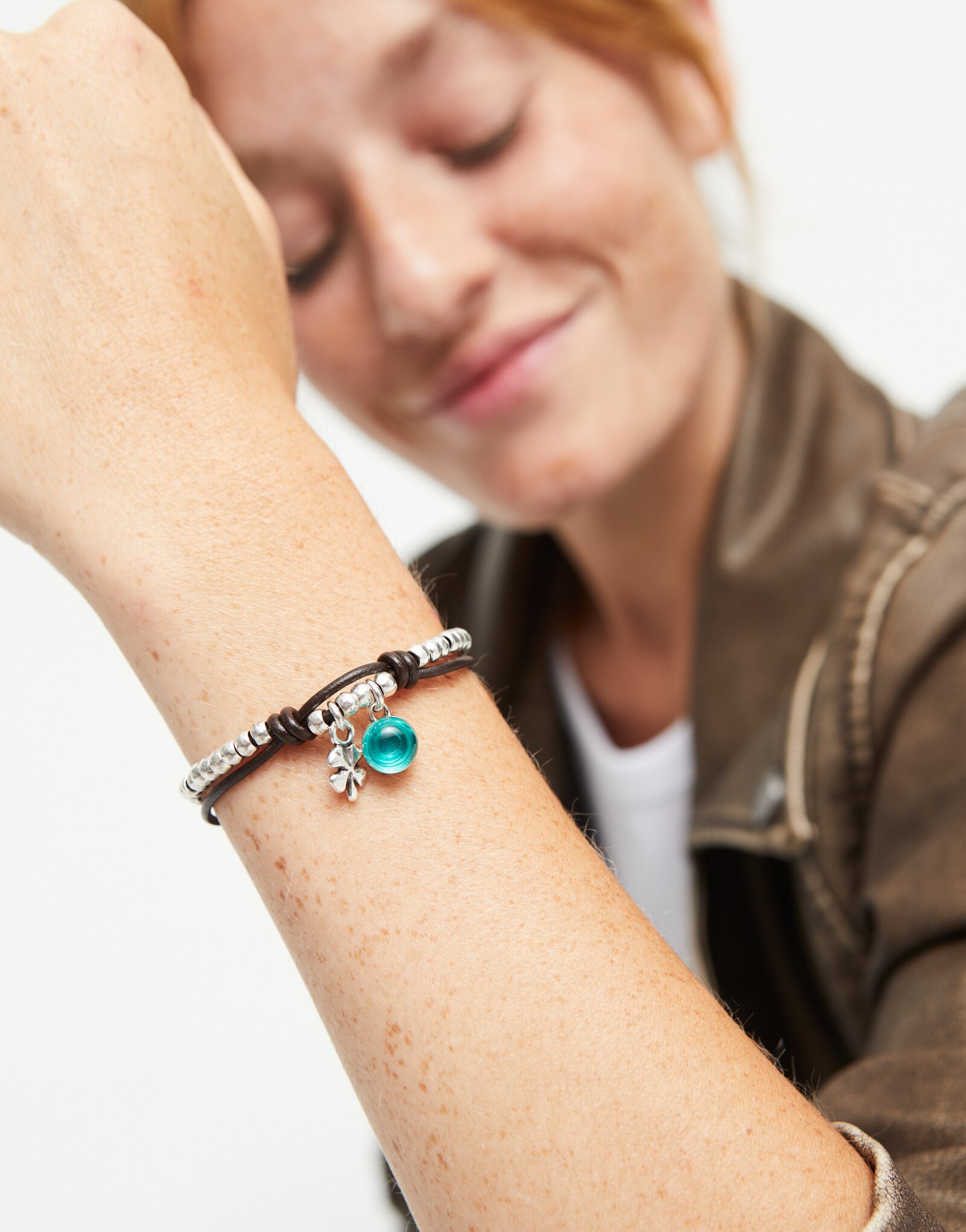 Pulseira de Bolas Banhada em Prata de Lei com Couro e Cristal Prata-6