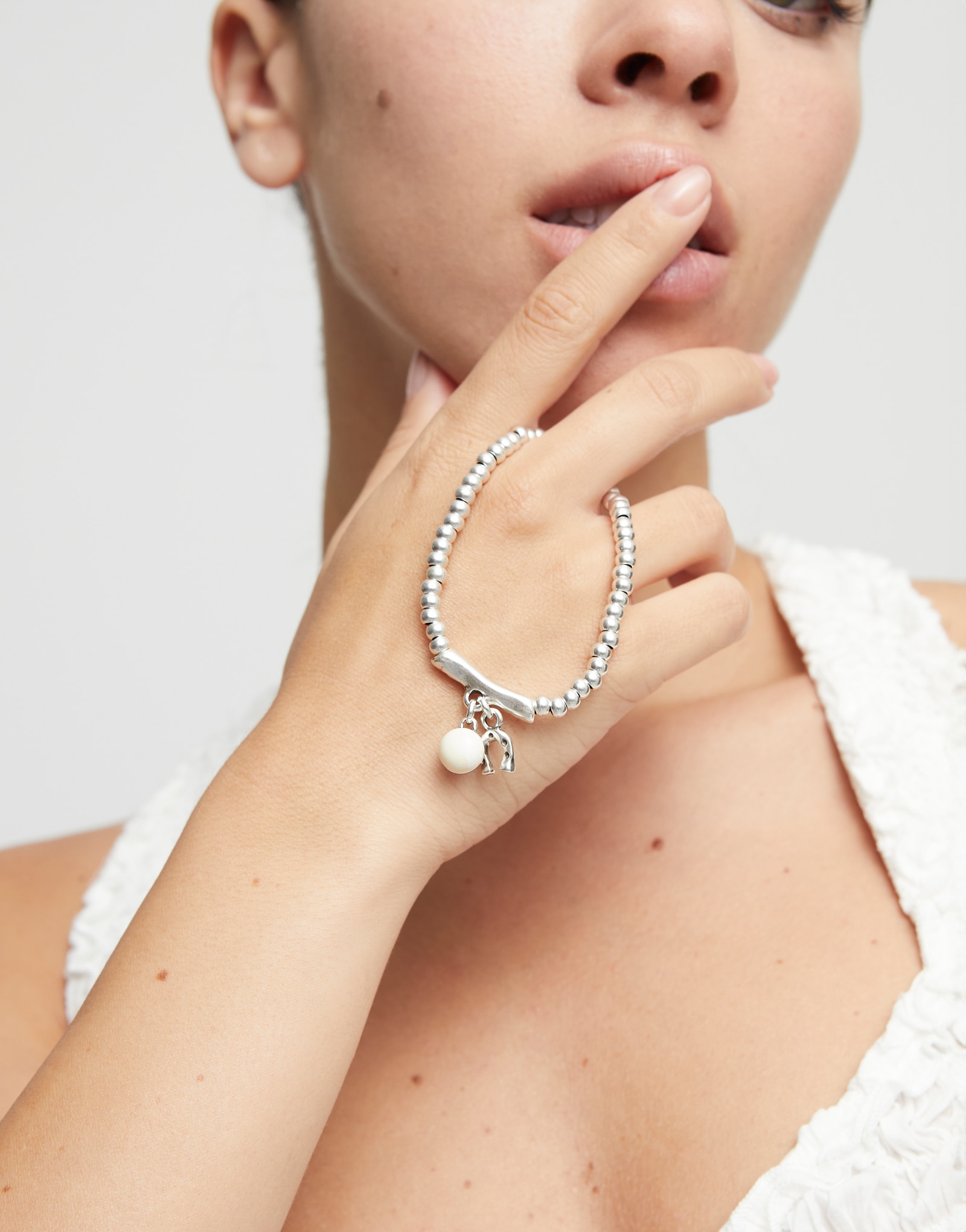 Pulseira Banhada em Prata de Lei e Cristal de Murano Marfim e Ferradura Prata-6